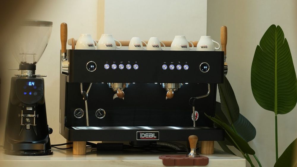 Ideal La Bella Black: A Powerful Commercial Coffee Machine for Modern Cafés