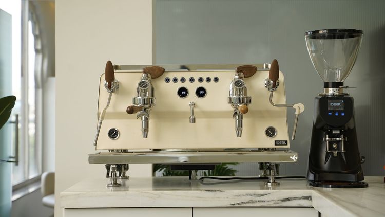 Smart Tips for Selecting the Ideal Coffee Machine for Your Café