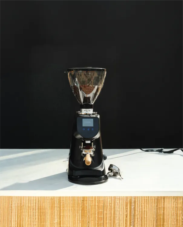 Why Burr Blade Coffee Grinders Are Better Than Traditional Doser Grinders
