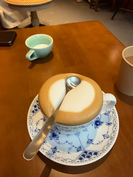 What is the Difference Between Espresso, Americano, Cappuccino and Latte